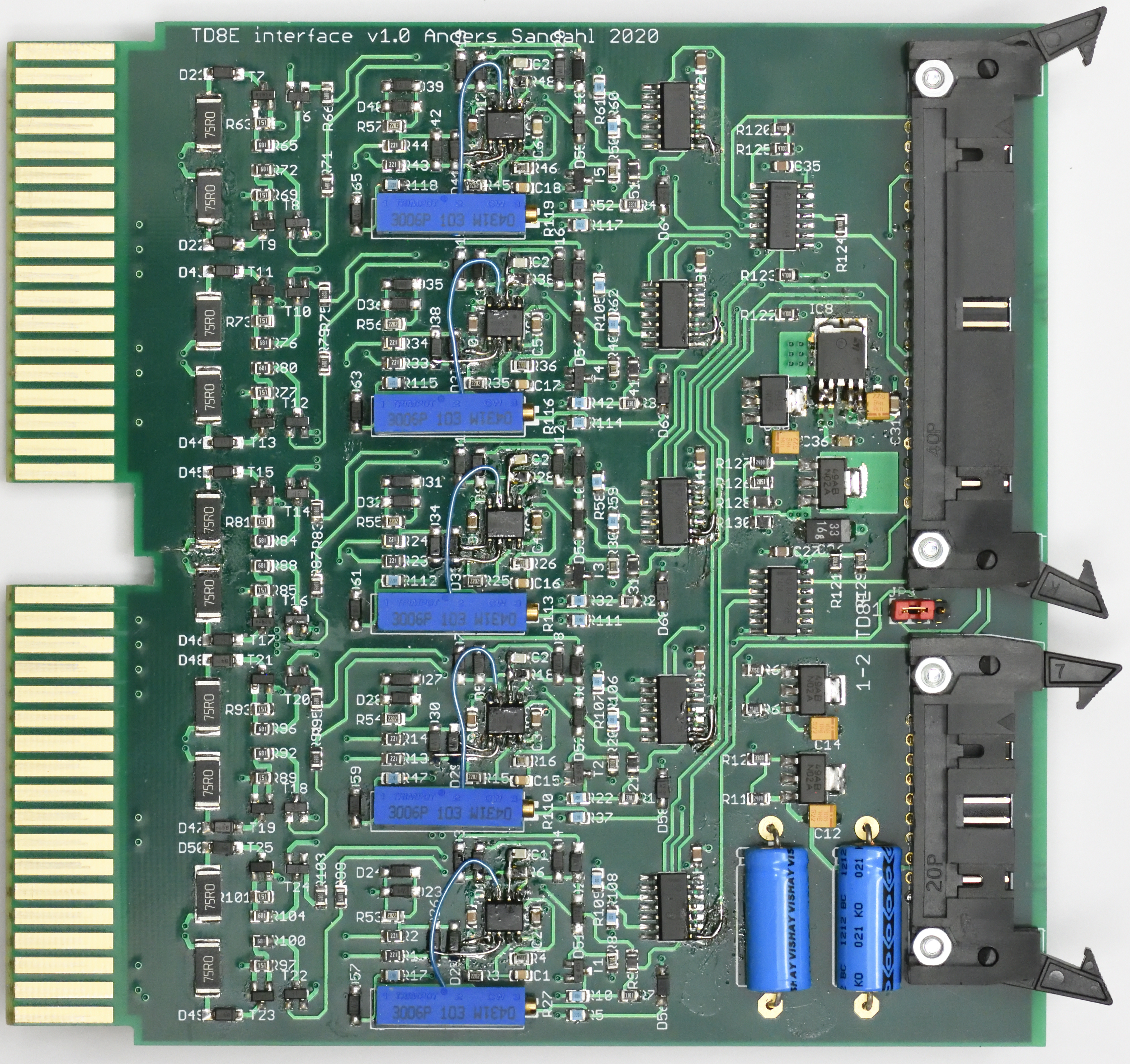 M961-G888-data-connector-board-top.jpg